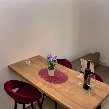 Apartment Ante *